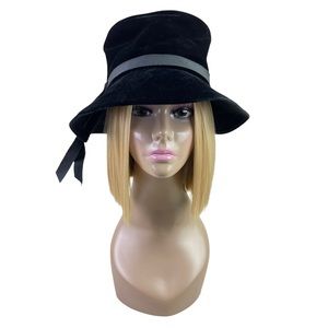 Vintage Made in USA Black Velvet Brimmed Hat With Grosgrain Ribbon